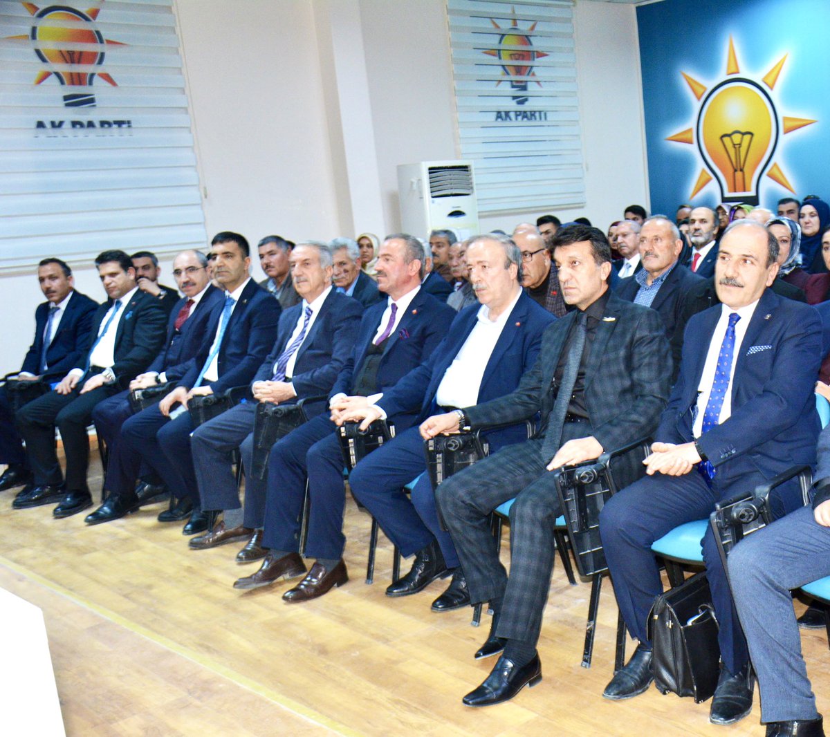 ercanagar's tweet photo. Genel Başkan Yardımcımız Teşkilat Başkanımız Sn.@erkankandemir, Bölge Koordinatörümüz Sn.@metinbulut23, İl Koordinatörümüz Sn.@haciozkan33, Genel Merkez heyetimiz ve 3 kademe Yönetim Kurulu ,İlçe Başkanlarımızın katılımı ile İstişare ve Değerlendirme toplantımızı gerçekleştirdik. https://t.co/2H5SttUQWO