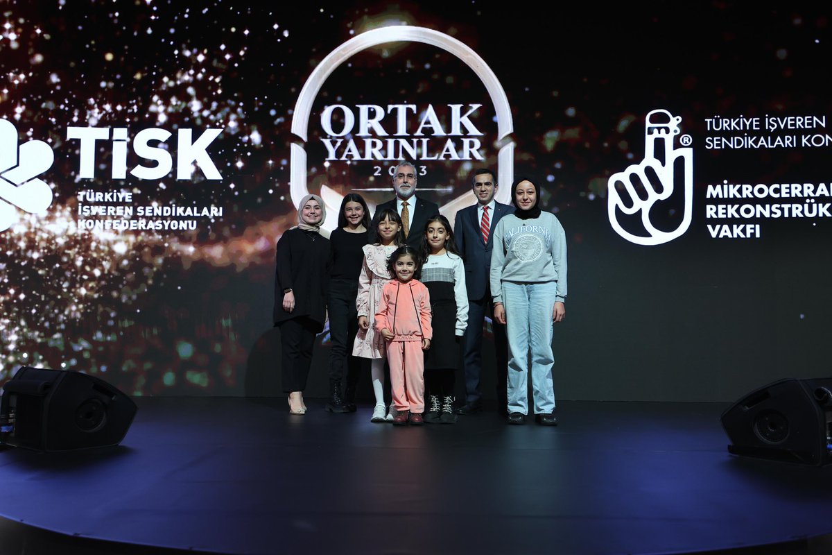isikhanvedat's tweet photo. 📍Türkiye İşveren Sendikaları Konfederasyonu (TİSK) Ortak Yarınlar Ödül Töreni

Cumhuriyetimizin 100. Yılında Çalışma Hayatı çerçevesinde düzenlenen programda TİSK ailesi ile bir araya geldik. 

Kurumsal sosyal sorumluluk alanında ödül alan projeleri kutluyor, emeği geçenlere teşekkür ediyorum.