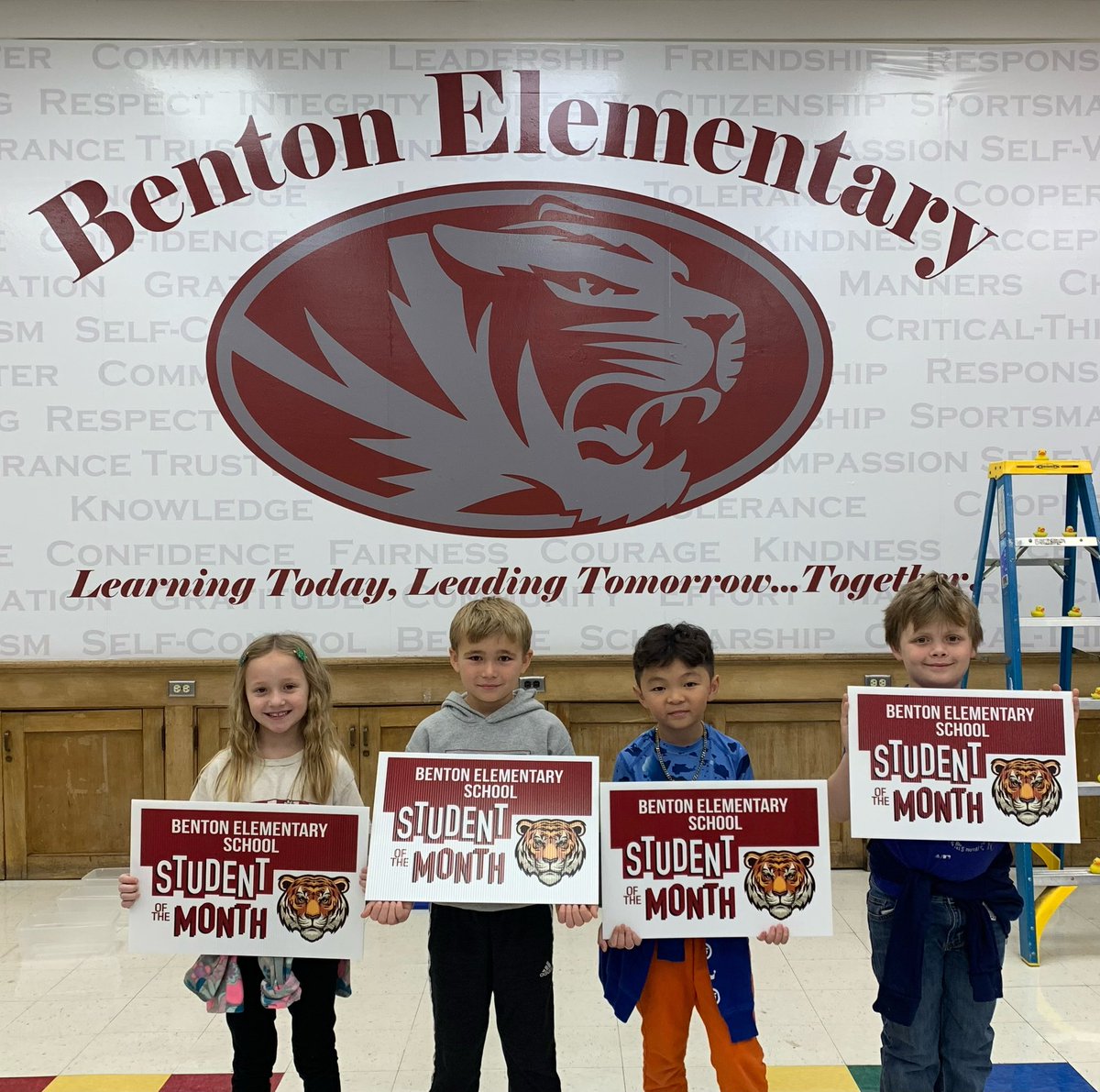 TigersBenton's tweet photo. Benton’s November Students of the Month … 1st Lunch Shift https://t.co/9oR4XuoLyy