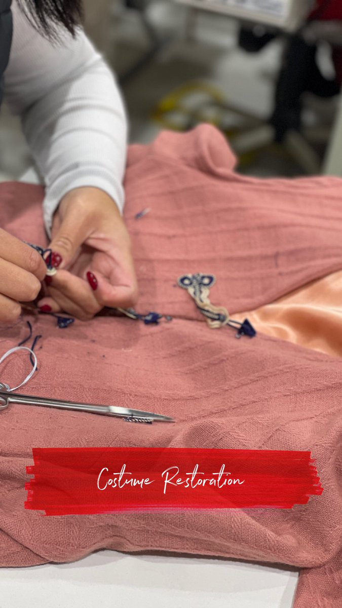 periscostumes's tweet photo. Restauración de vestuario original #manosexpertas #modisteria  #periscostumes
❤️ https://t.co/hpD0SNt9us