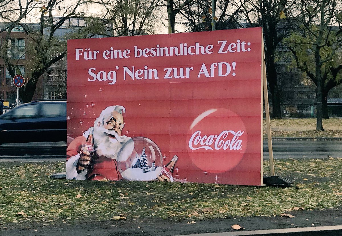 AKundendienst's tweet photo. Kleiner Reminder:
Ein Boykott geht nur in Ordnung, wenn Rechte ihn initiieren;
#colagate Vs. #MuellerMilch https://t.co/flIktWcKSv