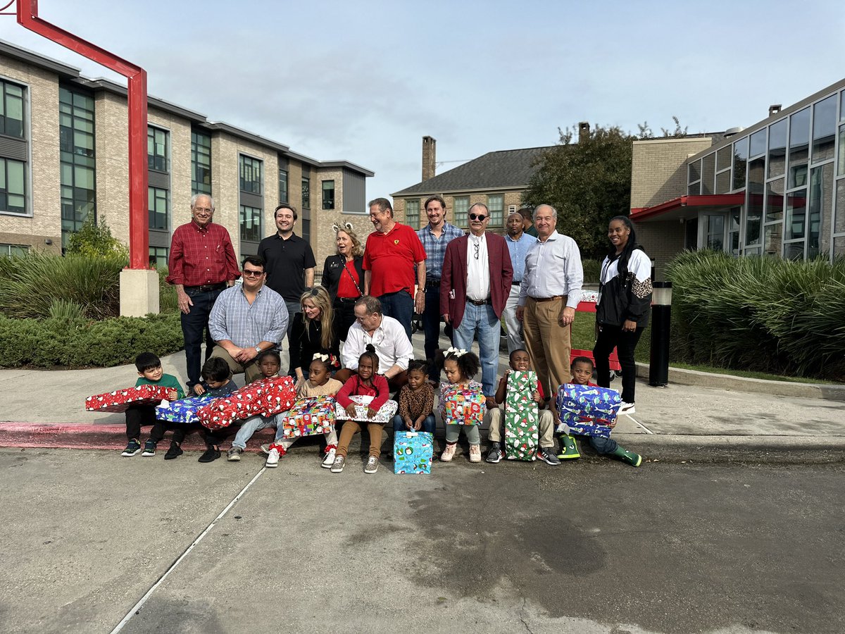EducareNOLA's tweet photo. 🎁We’re grateful for the incredible generosity of @ferrariclub of America New Orleans! Thank you for spreading joy and holiday cheer to our Educare New Orleans students today with your thoughtful gifts! 🎄#EducareNewOrleans #ferrariclubofamerica #neworleans #gratitude https://t.co/KVrMk159oH