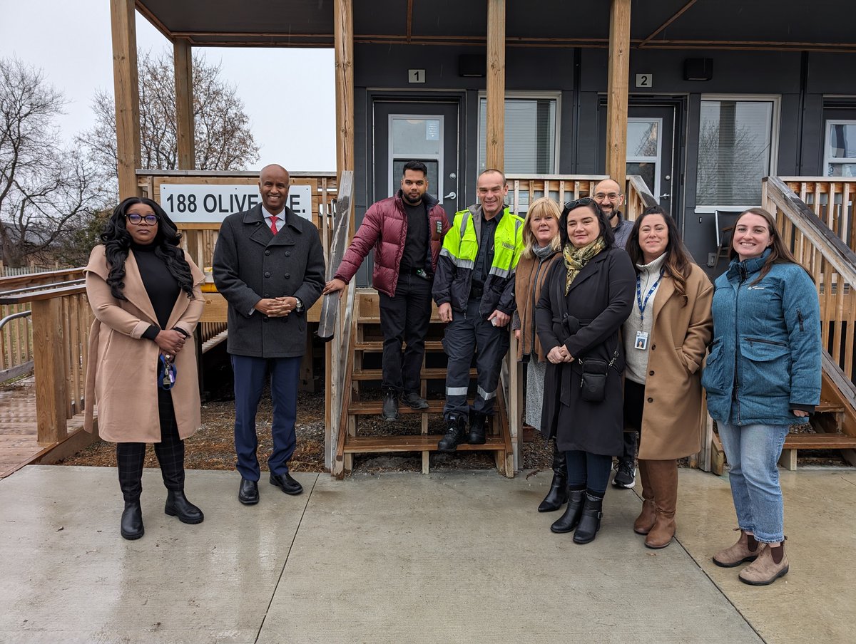 RegionofDurham's tweet photo. Thank you to the Minister of International Development @HonAhmedHussen for joining @ElizabethJRoy and Regional staff at the Oshawa Micro-Homes Pilot Project—10 temporary, transitional housing units with supports that aim to bridge the gap from homelessness to permanent housing. https://t.co/DH9323B0t9