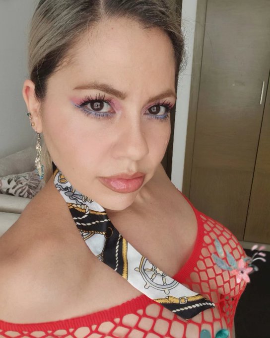 Saludos 😘 https://t.co/FJ8OmsQSnL