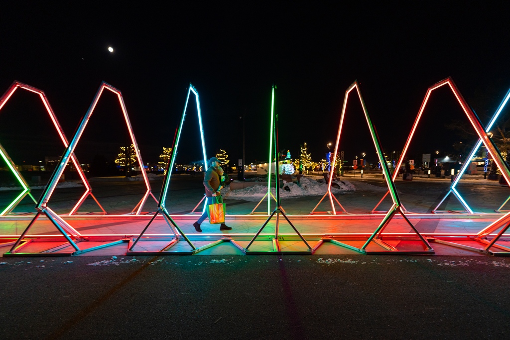 A portal through an illuminating experience 💡 
Take an interactive tour through <a href="/bigartworks/">BigArt</a> "TUNNEL" to discover a cosmic structure of magical light and sound that uses 150 LED bars, pixel-mapped to create a vortex of light with over 8,000 individual LEDs.