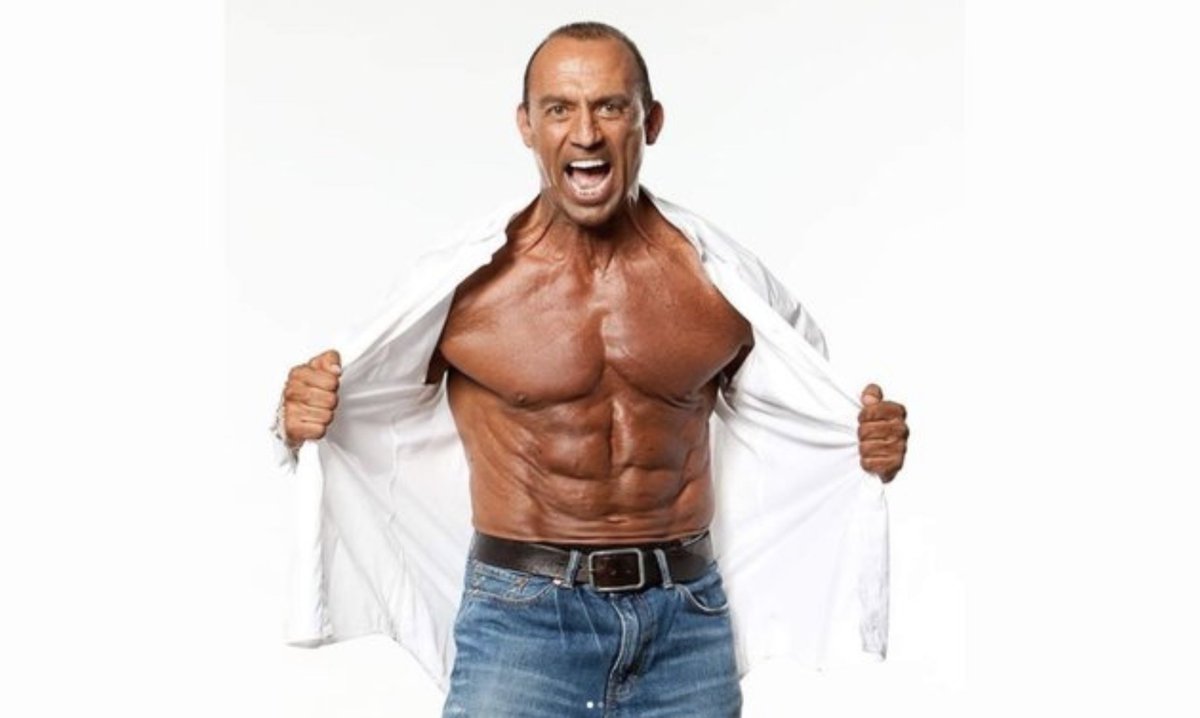 litecoin_bull's tweet photo. ALERT :  Doug Brignole a Fitness Guru 'dies suddenly'   

Back in 2021 he told you :  "Those of you who think the vaccine kills people can use me as a test. If I die, you were right".

Guess The " Conspiracy " People Were Right, yet Again... https://t.co/FKUR0hIoCx