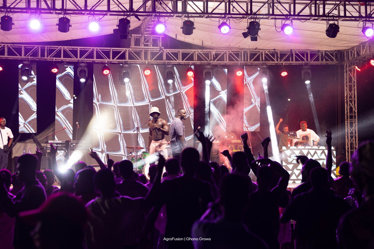 GhanaGrows's tweet photo. Shirtless Mc coming through with heat and fire!!!
AgroFusion 🔥🔥🔥is still ongoing
#agrofusion #springboardroadshow #ghanagrows #agriculture #festival #decemberparty https://t.co/DoKDt93z69