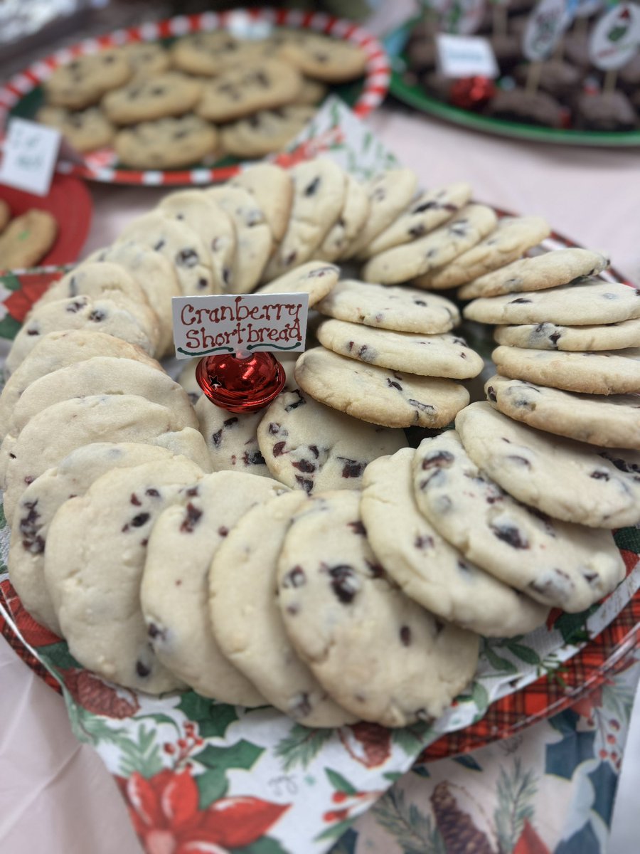 FUSD SELPA spreading cheer with a delightful twist this holiday season—embracing the spirit of togetherness through a fun-filled cookie exchange! 🍪✨ #HolidayJoy #CookieExchange