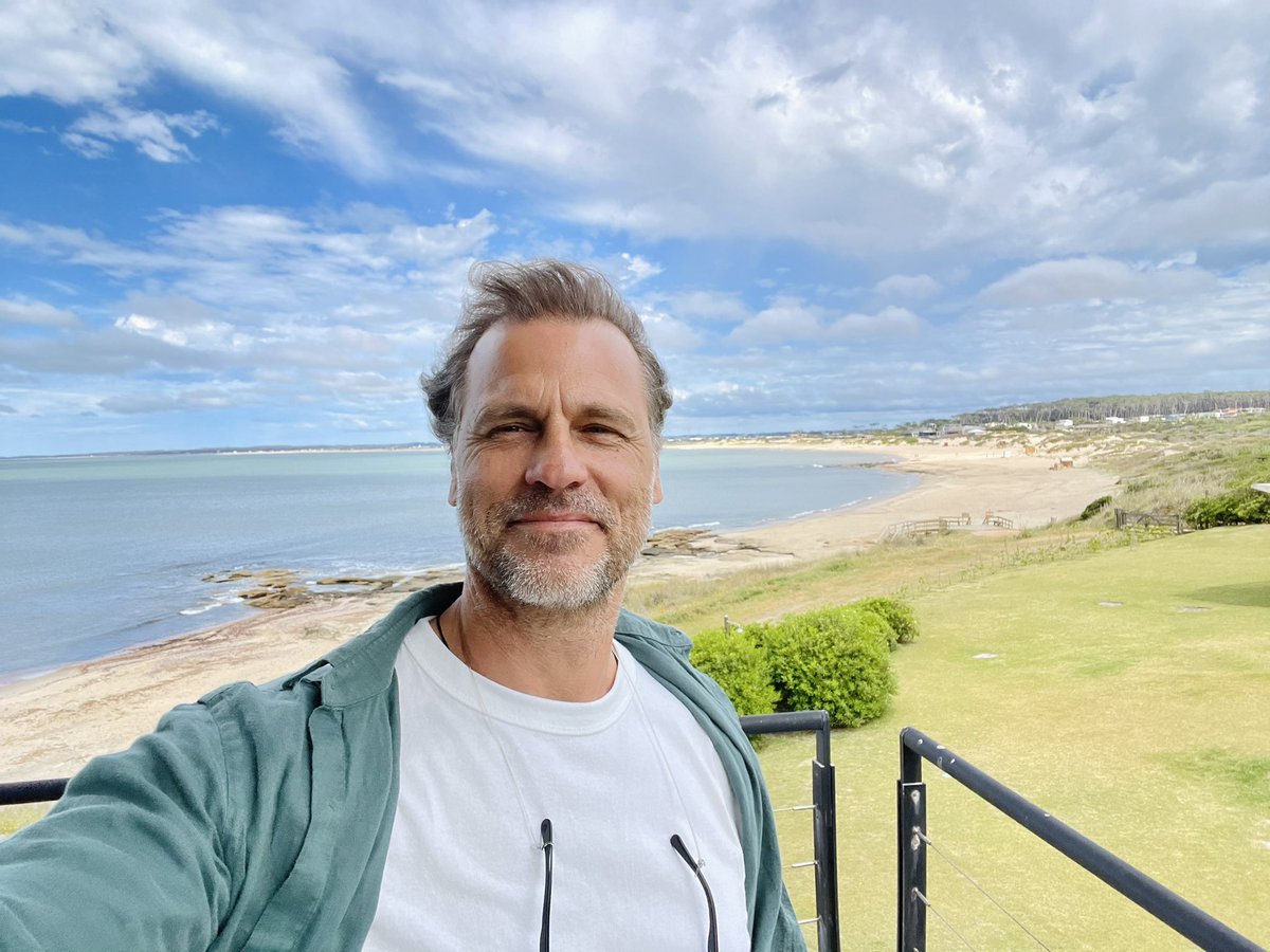 Superb architecture in an amazing natural spot in Uruguay with a group of Brazilian women determined to grow all the way from their roots up.
Today we experienced grounding &amp; how to fully occupy our place in the world. 
<a href="/ypo/">YPO</a> @vikjoseignacio <a href="/diego/">Diego</a>.sanchez.shiatsu

 #grounding