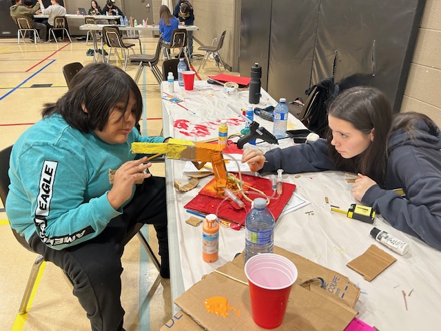 skillsontario's tweet photo. Recently, 85 students made hydraulic cranes during a #JunkDrawerRaces event organized by the @KPDSB_Schools! 🏗️ Skills Ontario is happy to see school boards participate in this inclusive event directly tied to the #Ontario curriculum. #skilledtrades #kpdsb #kpdsbpathways https://t.co/fhTQmWIABg