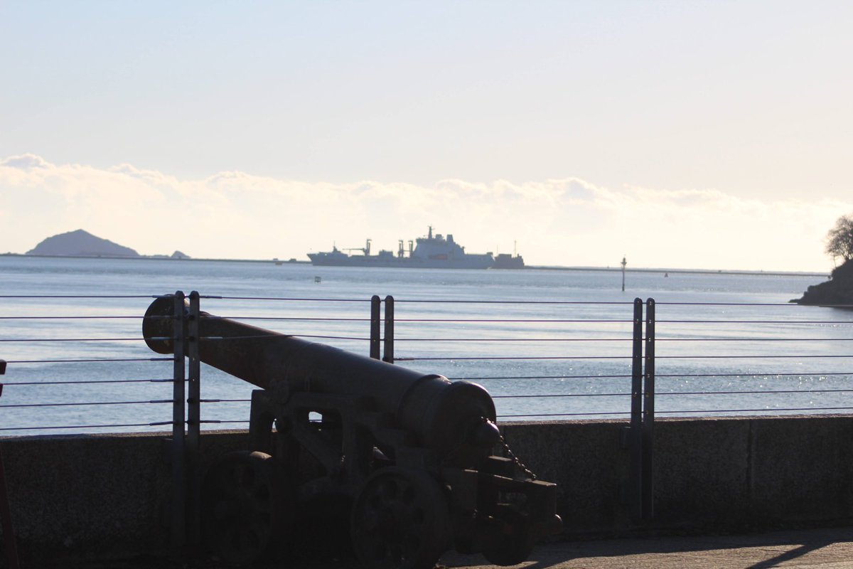 . @RFATidespring in cold Plymouth sound #Navylookout #Friday #cold