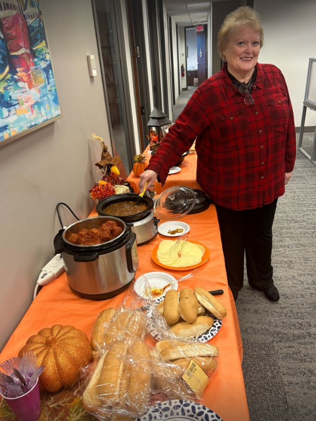 TheCharterWay's tweet photo. We had a great time celebrating Lumberjack Day at Charter Solutions! We enjoyed great food and trivia, with two members of our recruiting team, Katie Kohner and Sandra Sandlie, tying for the trivia contest title. 🪓

#LumberjackDay #Team #WorkplaceFun #Together #Trivia https://t.co/kwjXDzgAfF