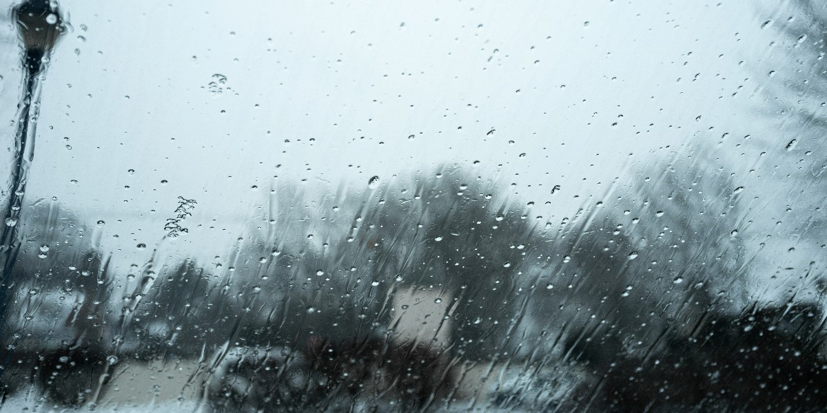 TownofWhitby's tweet photo. ❄️ Winter Response Update - December 1 ❄️
Whitby is experiencing light rain mixed with snow this afternoon and evening. Town staff are actively patrolling & monitoring roads and sidewalks.
Be careful, roads may be slippery.
Learn more ➡️ https://t.co/mVG810gvX2
#WhitbyWinter https://t.co/niGsmWyh8o