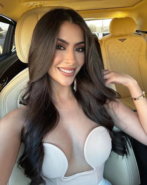 SebAraujo333's tweet photo. @jm_mamacitas mi leche se la di a la hermosa y deliciosa de Tania Estrada. Que espectacular y divinos cocos los que se carga 🤤🤤 https://t.co/FVoJaaqckR