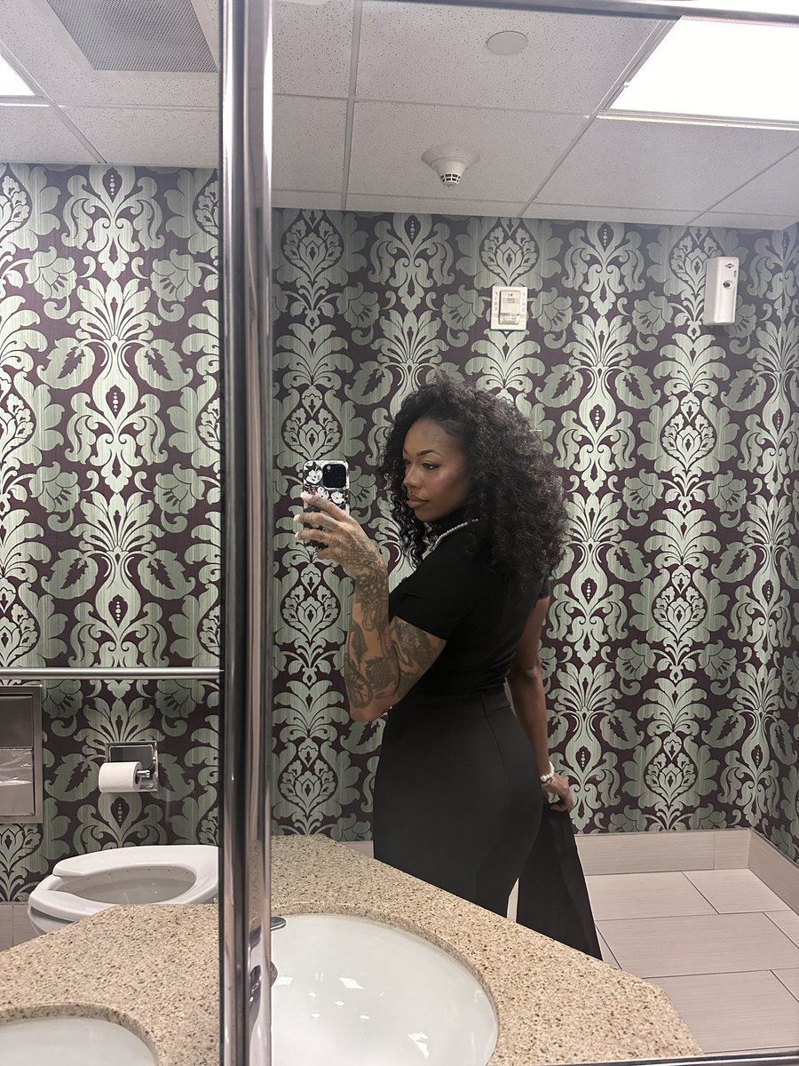 𝕯𝖆𝖓𝖌𝖊𝖗 tweet media