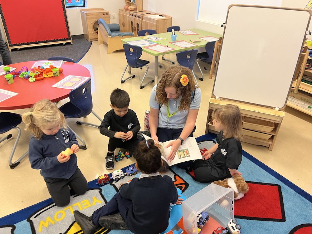 BISCSouthLoop's tweet image. Year 8 Alisa and Katherine organized our Secondary students reading to our Primary students every morning this week. #NAEUnicef #NAEWorldChildrensDay #NAETheAmericas #WeAreBulldogs #CreateYourFuture #GoFurther #Changemakers #Limitless #AlwaysLearning #DrawnHere