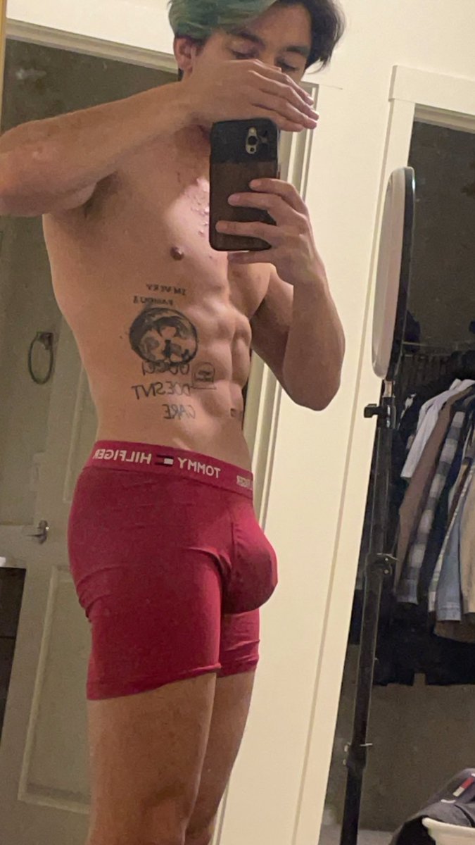 ZextheFox's tweet photo. Merry Christmas early for someone 😘 #onlyfans #christmas https://t.co/Qg6BrMwp5s