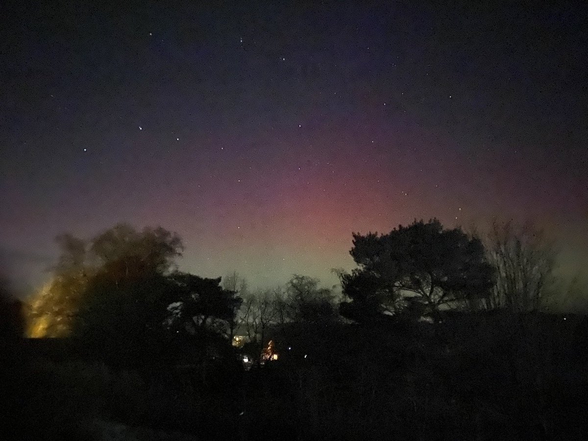 art_rumble's tweet photo. Wee bit of a glow tonight ♥️. https://t.co/Ceju3uG1R5