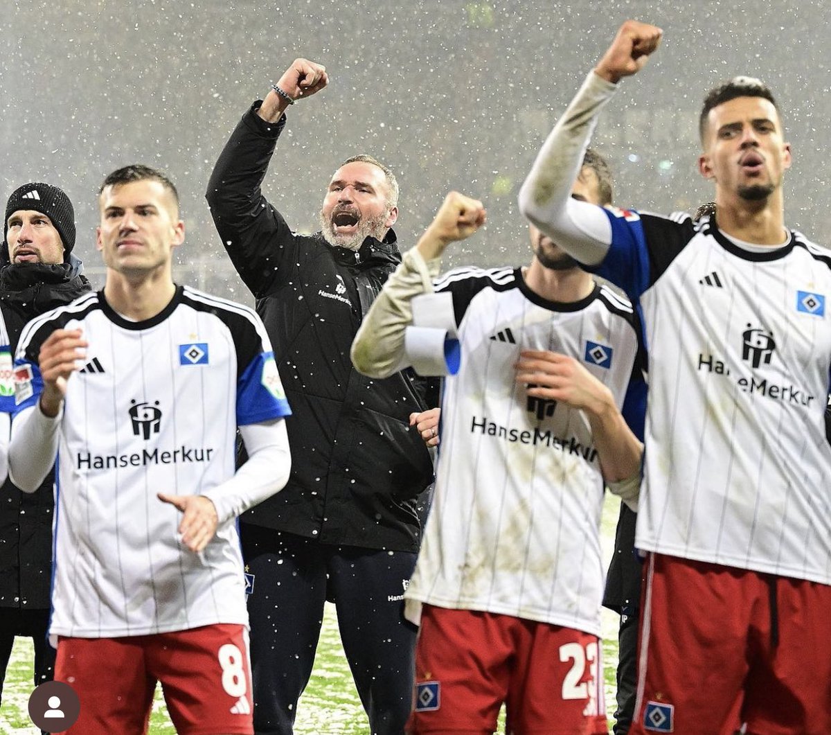 FranHerreraGa's tweet photo. NOTAS HSV | Puntuaciones del Diario #BILD a los jugadores del #HSV (del 1🔝 al 6 👎🏻):
Fernandes 5
van der Brempt 2
► Mikelbrencis 4
Ramos 4
Ambrosius 2
Muheim 4
Meffert 4
Poreba 5
► Dompé 3
► Nemeth -
Benes 3
Königsdörffer 4
► Öztunali -
Glatzel 2
Pherai 2
#FCSPvsHSV 2-2 https://t.co/U7iDJ727zj