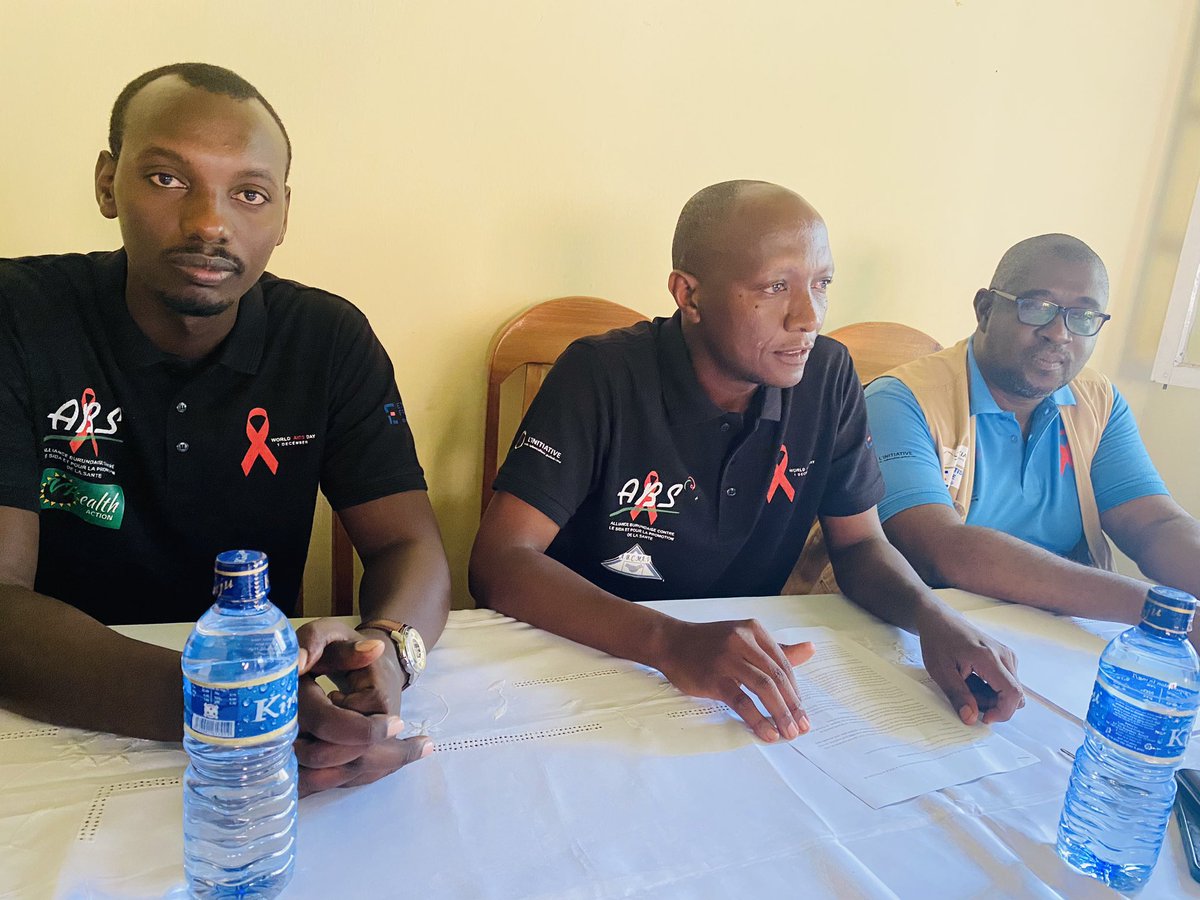 1.Nous avons célébré la journée mondiale contre le Sida avec un marathon d’actions. Les équipes de <a href="/abs_burundi/">ABS Burundi</a> et de <a href="/vh_action/">Village Health Action</a> ont délocalisés les services RDR du Centre #Nyumviriza aux centres #ABCMAV et #StrongBridge.
#WorldAIDSDay2023 
@mspls_bdi 
<a href="/EF_LINITIATIVE/">L'Initiative</a>