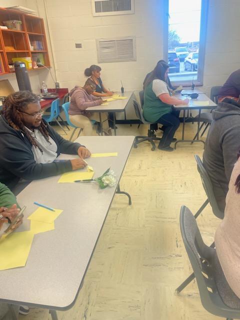 JBHC_HCS's tweet photo. Ms. Spencer was inspired by Mary Elizabeth Davis' "Super Star" activity during Drive. What a way to allow staff to acknowledge &amp; be acknowledged for the great work they do on a daily basis. #WinningforKids #YouBelonginHenry @HenryCountyBOE @LearnInHenry @JBHC_HCS @RJSpencer1118 https://t.co/nX9RsOlicO