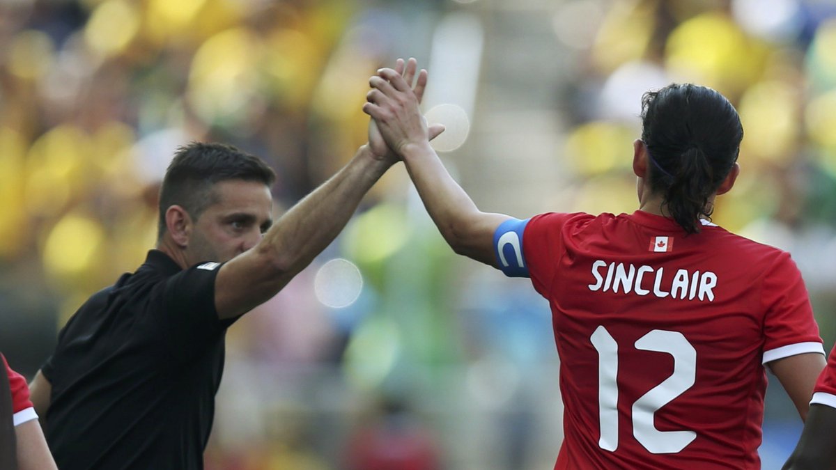 "A Rolls-Royce of a footballer, just class."

John Herdman salutes Christine Sinclair ahead of her #CanWNT/#CanXNT send-off games  🫡

wakingthered.com/2023/12/01/138…