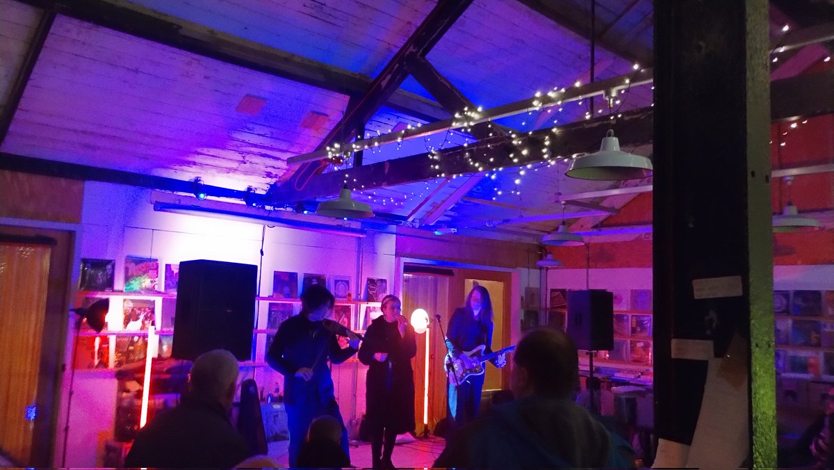 SorSpromotions's tweet photo. Lovely night at @InDropped with @Iamhannahhu and @barpandoramusic 

And that concludes this year's events in-store (I'll make a full soppy post later)

See you next year ✌️ https://t.co/DjRSN39XXa