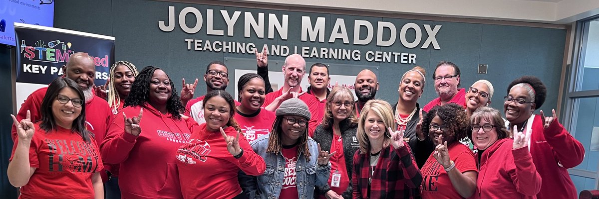 #CHISDPRIDE <a href="/cedarhillisd/">Cedar Hill ISD</a> Academics support our Longhorns as they compete in Regional Finals tonight. #TTHL