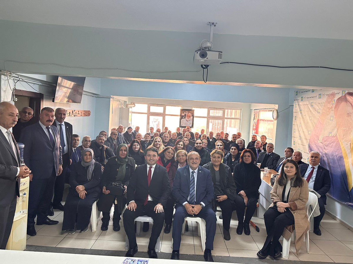 iyikirikkale's tweet photo. Genel başkan yardımcımız Sn.Oktay VURAL ‘ı teşkilatımızda ağırlayıp ardından esnaf,stk ve dernek ziyaretlerinde bulunduk.Nazik ziyaretleri için kendilerine teşekkür ederiz. https://t.co/wjOH7PjNfT
