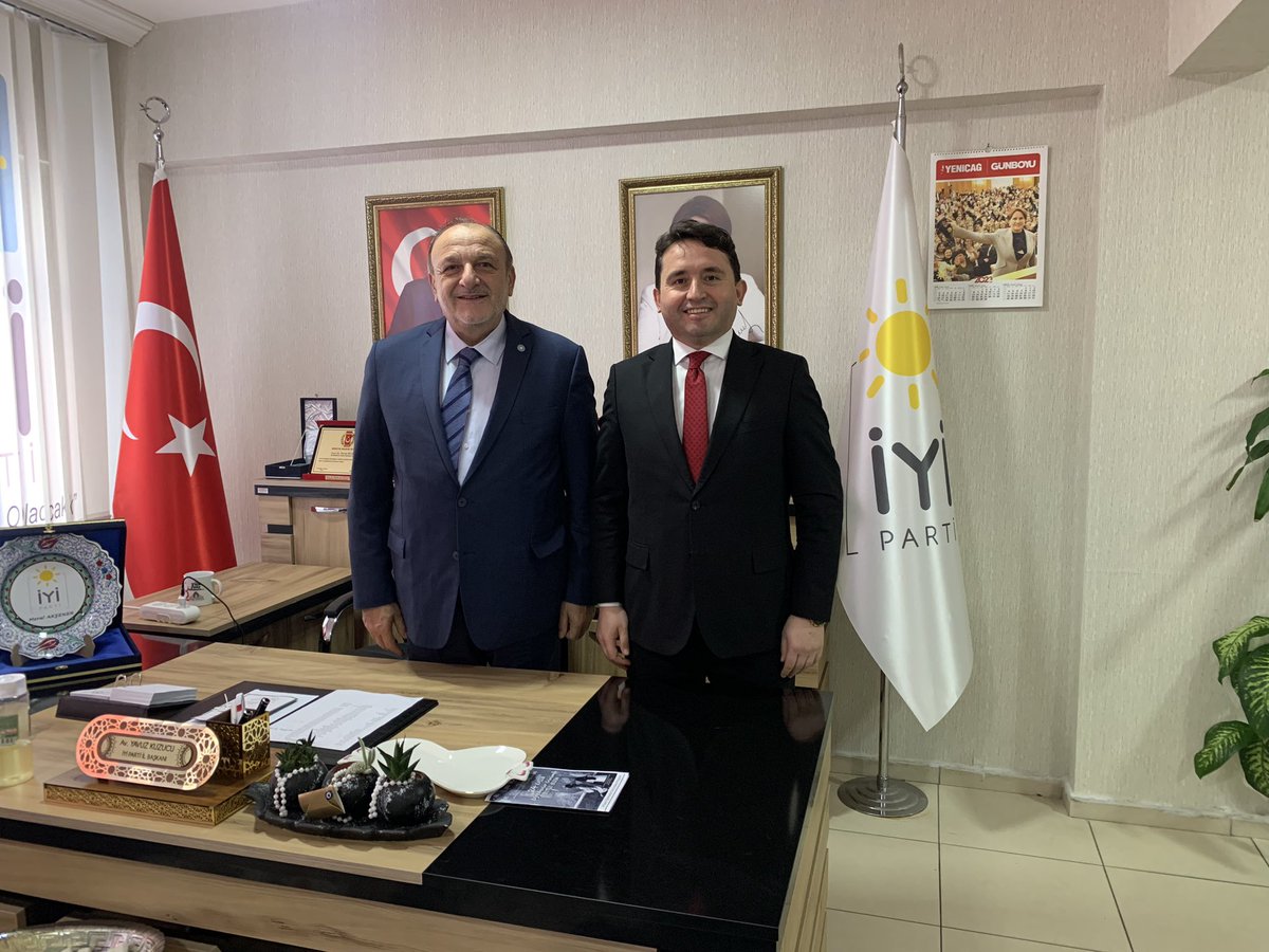 iyikirikkale's tweet photo. Genel başkan yardımcımız Sn.Oktay VURAL ‘ı teşkilatımızda ağırlayıp ardından esnaf,stk ve dernek ziyaretlerinde bulunduk.Nazik ziyaretleri için kendilerine teşekkür ederiz. https://t.co/wjOH7PjNfT