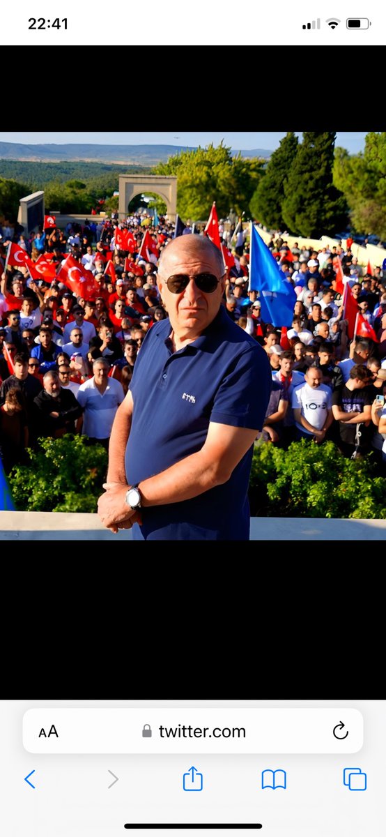 ZaferZorla's tweet photo. Ümit Hocaya birsey yapamazsiniz 
Arkasinda Türk gençligi var 
Arkasinda biz variz biz ! 

#ÜmitÖzdağYalnızDeğildir https://t.co/tt1dz6xc88