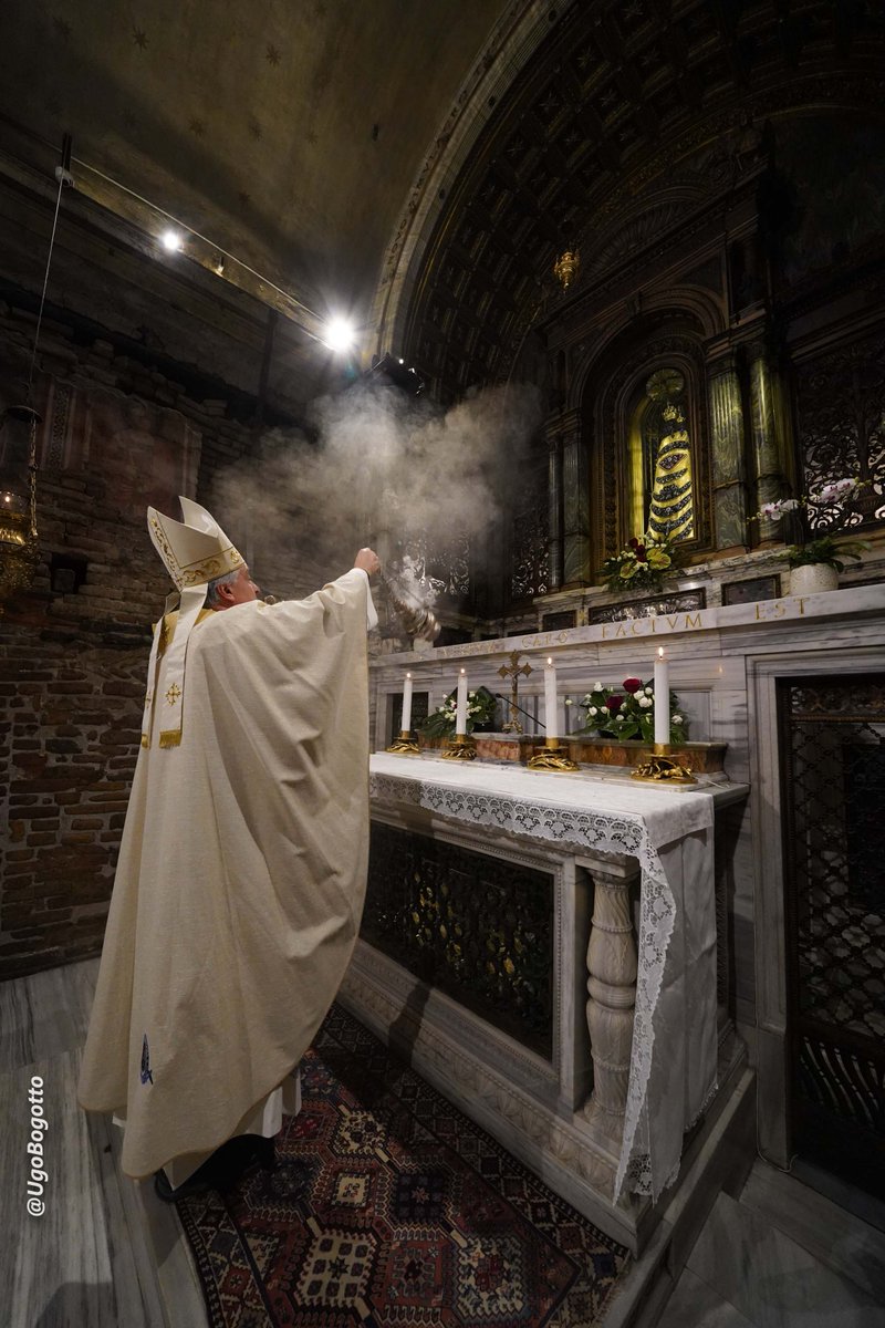 #1DICEMBRE Terzo giorno della #Novena in preparazione alla #Solennità dell'Immacolata e della #Festa della Venuta.
Questa sera insieme alle Diocesi di Ascoli e di  San Benedetto del Tronto.
A presiedere la Messa S.E. Mons. Gianpiero Palmieri concelebrata da Mons. Carlo Bresciani