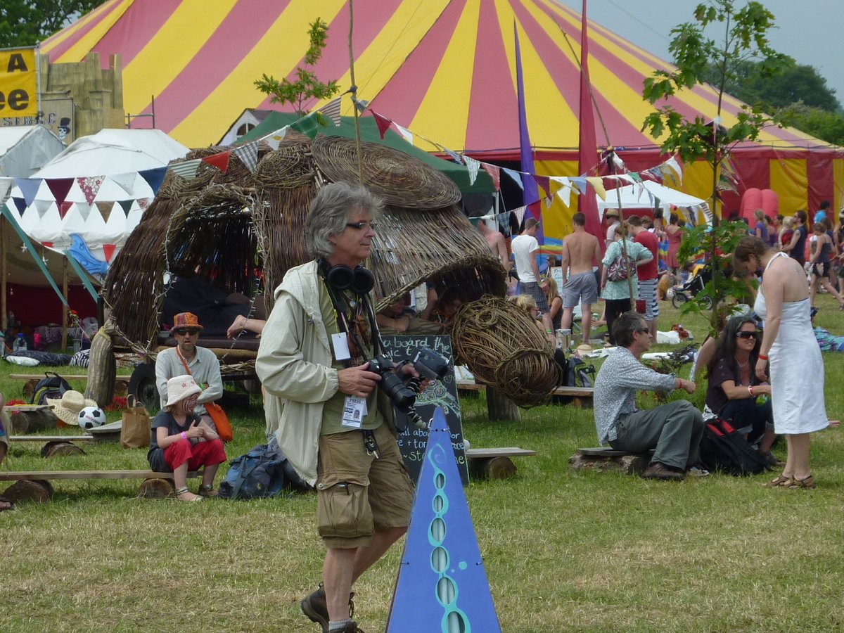 OAK77uk's tweet image. Festival Days: Whether the size of #Glastonbury or #Sunrise, #Waveform, #Off_Grid &amp;amp; all those others in between it’s not always easy getting Footage, Photos, Interviews, Audio Live Sets, Editing &amp;amp; Uploading on slow uploads. Time passes too quickly… just found these!
