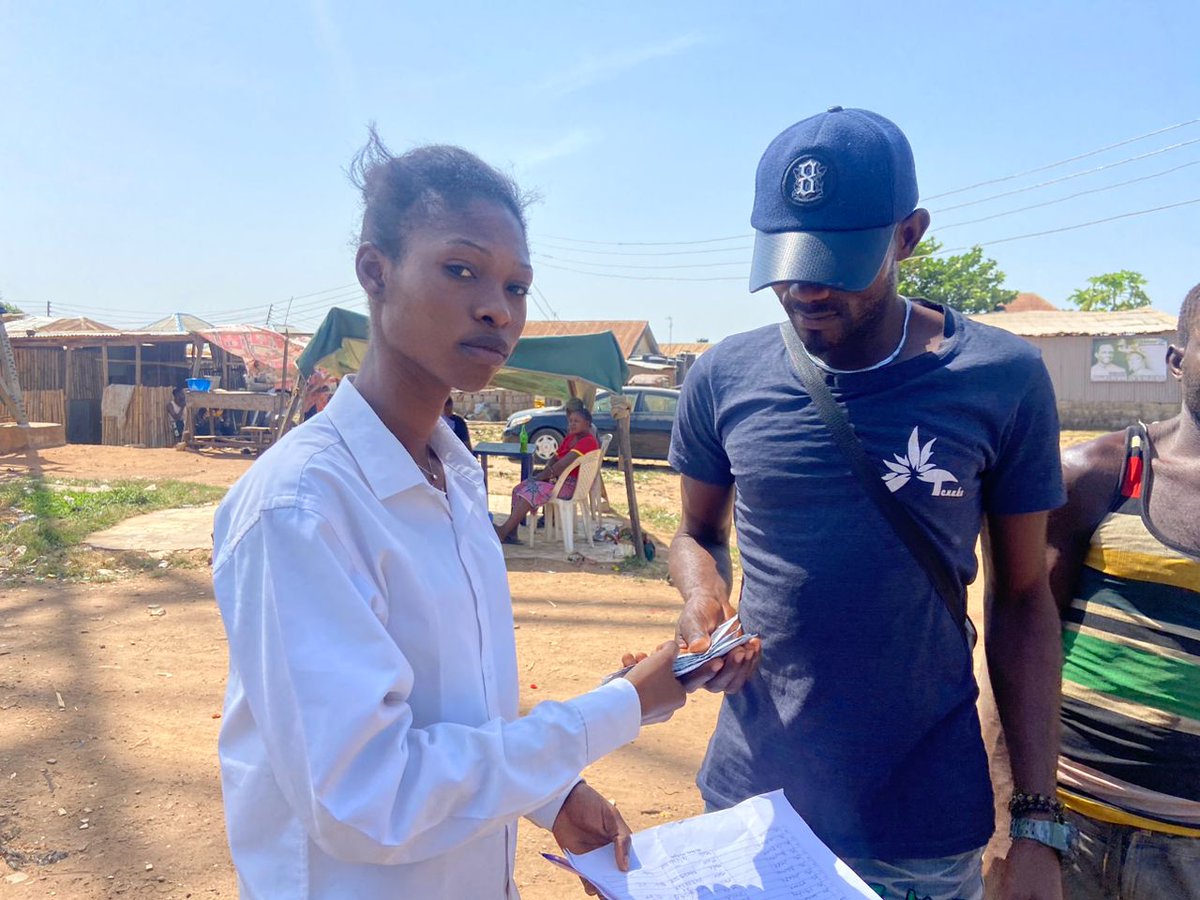 CDHI_NG's tweet photo. With support from @UNFPANigeria we have provided valuable knowledge and support to empower Tudunwada community with the information they need to prevent the spread of HIV & shared condoms for safe sex practice.
#WorldAIDSDay2023 #makingadifference #cdhing https://t.co/h9c2R85QDp