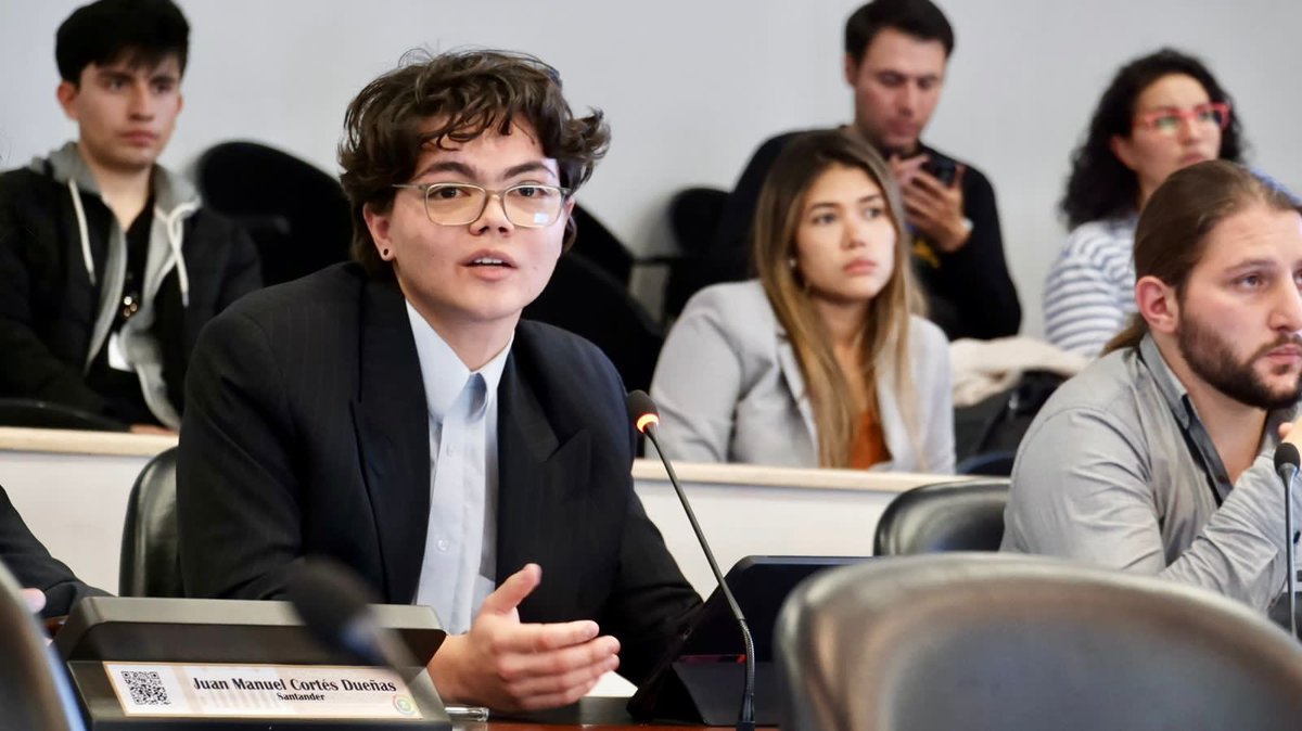 AlirioUribeMuoz's tweet image. #IAColombia 
Es necesario categorizar este tipo de tecnologías para prevenir riesgos, además el crecimiento económico no puede estar por encima de los DH, hay que revisar muy bien los términos usados en este proyecto para no dejar al país al margen de este desarrollo.

Marcos…