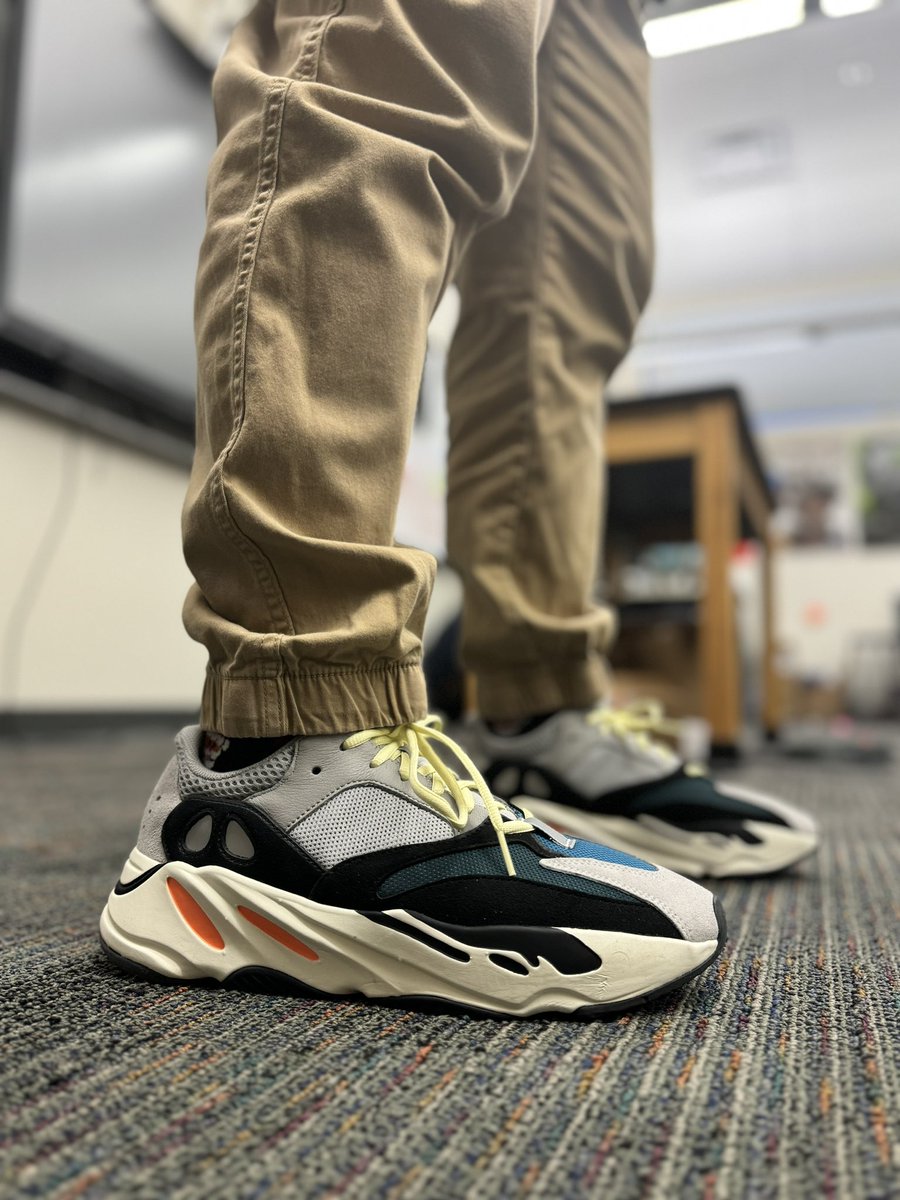 MrGilito24's tweet photo. Finally UNDs’d my Waverunners. Can’t believe I bought my first pair used for $168 and then flipped it for $200 to scoring a brand new pair on Confirmed. I love these so much 😍
#Adidas #Waverunners #KOTD #TeachersWithKicks https://t.co/AiSPDMlmF3