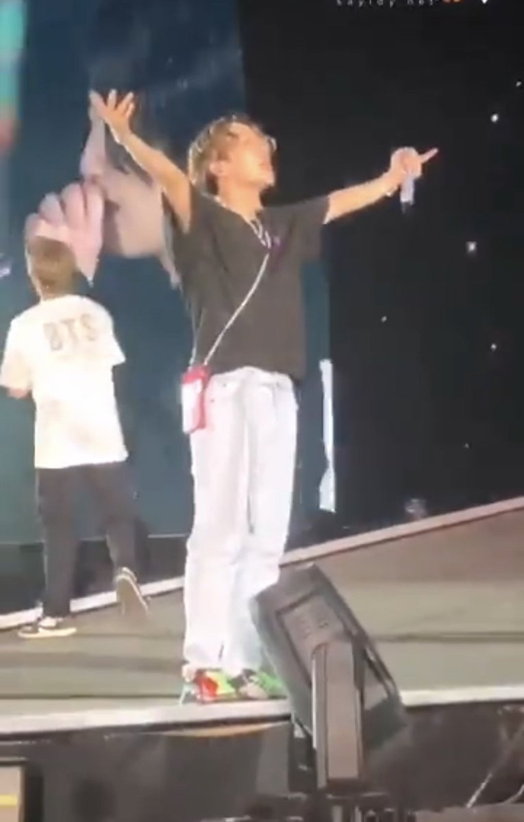 ConcertsSaudi's tweet photo. • شهر يوليو عام 2019 أعلن حفل فرقة bts

•شهر نوفمبر عام 2021 أعلن حفل فرقة ستراي كيدز

• شهر أغسطس عام 2022 أعلن حفل فرقة BLACKPINK

 شهر ديسمبر قد يشهد إعلان فرقة kpop
  أمنيتك لموسـ.ـم الرياض النسخة الرابعة https://t.co/ZygxaKjGLO