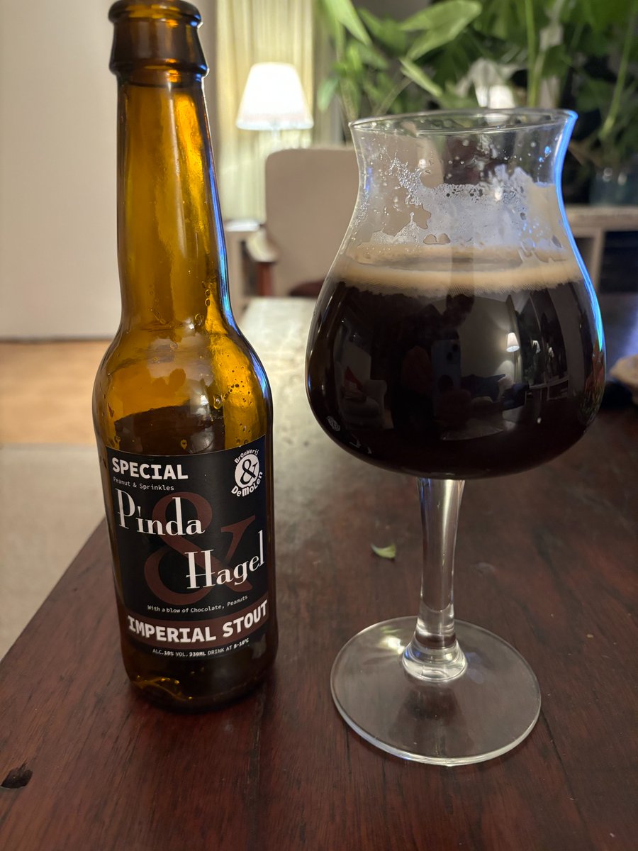 mackees's tweet photo. De Pinda &amp; Hagel van de Molen. Klinkt wat kinderachtig, maar is heel erg lekker! https://t.co/3Plewq3Cpj