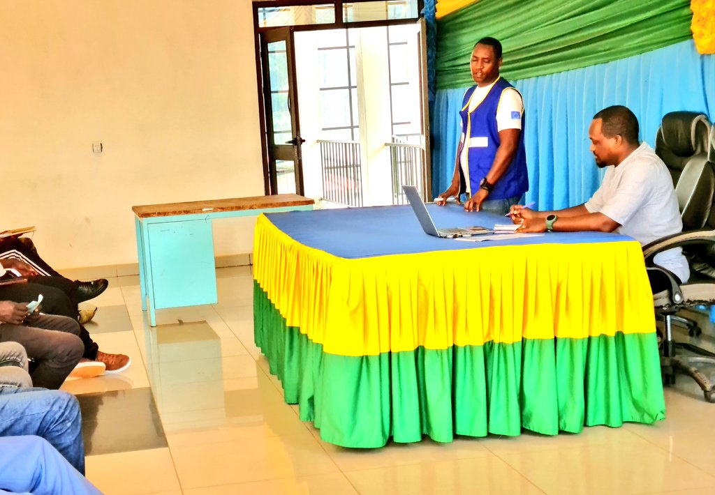 𝘼𝙈𝘼𝙃𝙐𝙂𝙐𝙍𝙒𝘼 𝙔'𝘼𝙈𝘼𝙆𝙊𝙋𝙀𝙍𝘼𝙏𝙄𝙑𝙀 

Ku bufatanye na <a href="/RCARwanda/">Rwanda Cooperative Agency</a> n’Umurenge wa Gahanga hakozwe amahugurwa y’abagize Komite Nyobozi na Ngenzuzi z'Amakoperative akorera mu Murenge, aho bahuguwe 
■Ku Miyoborere Myiza igomba kuranga abayobozi;
<a href="/RwandaLocalGov/">Ministry of Local Government | Rwanda</a>
