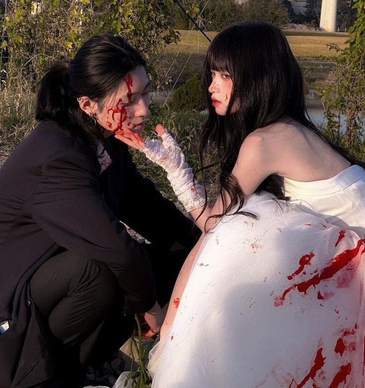 would it be a good idea to draw this as geto and gojo ???? 😞