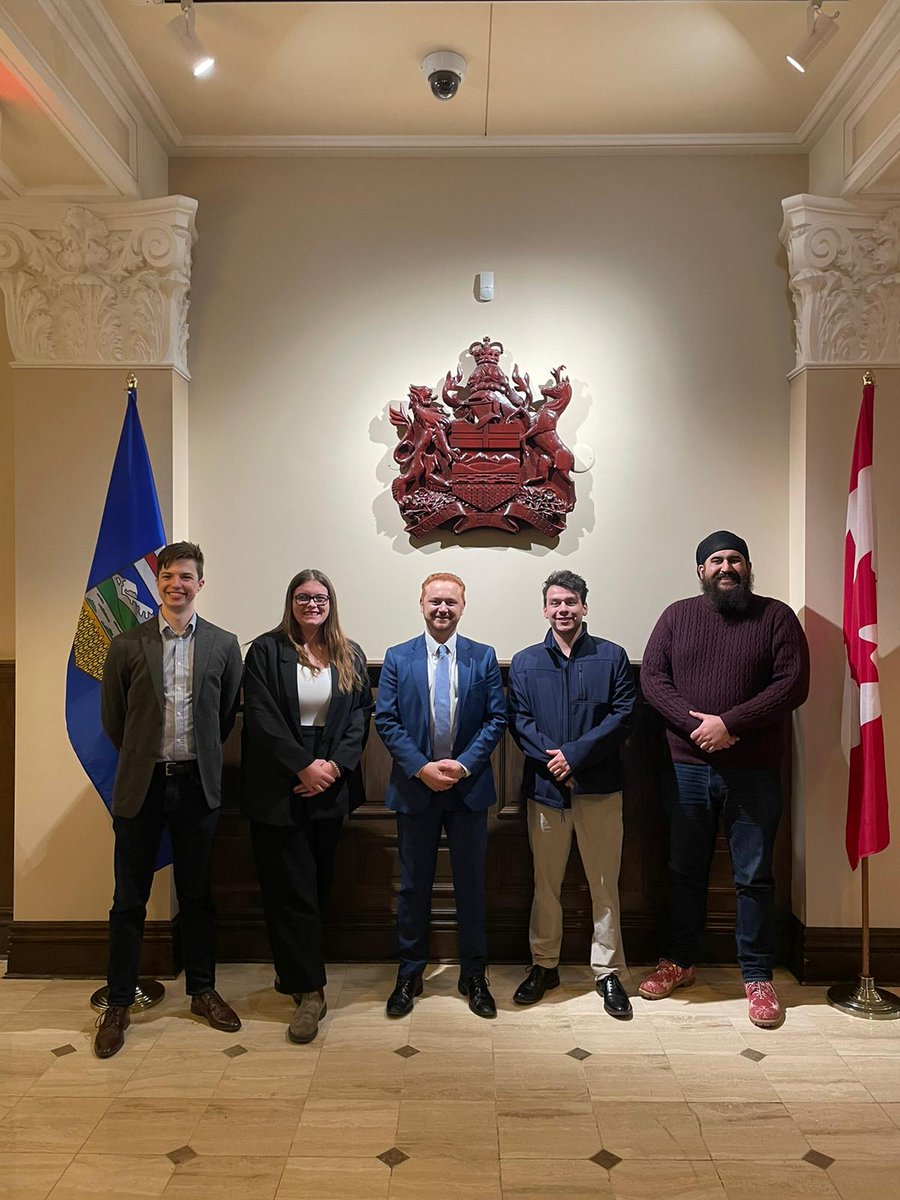 The CAUS team had an excellent meeting with Minister of Justice @mickeyamery today, and really appreciated the chance to discuss efforts to end sexual and gender-based violence at post-secondaries! #Alberta #abpoli