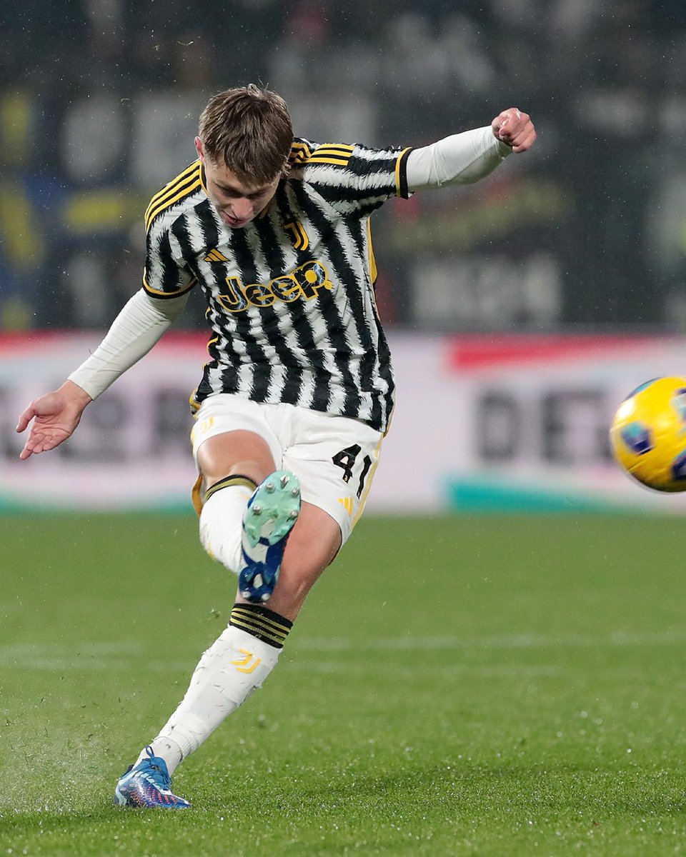 A first Bianconeri (first team) assist for Hans Nicolussi 🤵‍♂️🇮🇹

#MonzaJuve