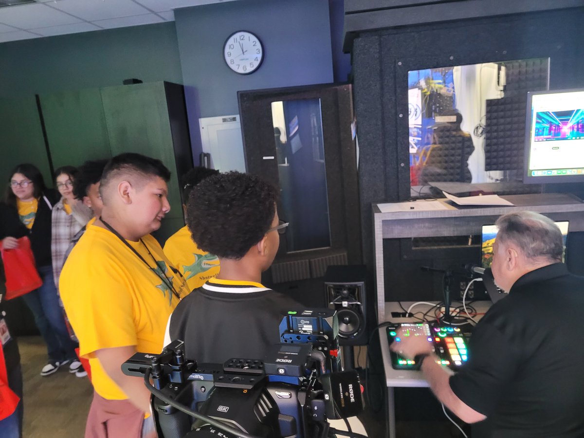 ShotwellNews's tweet photo. @ShotwellMS_AISD and @Drew_AISD  Broadcast Journalism 🎥 scholars  participated in a tour @lonestarcollege - Tomball.  The scholars had a great time  exploring their multimedia services and all that the  college has to offer. @DeniseWin17 @MrJNickerson @joy_etheridge #MyAldine https://t.co/Bew8fLDyzi