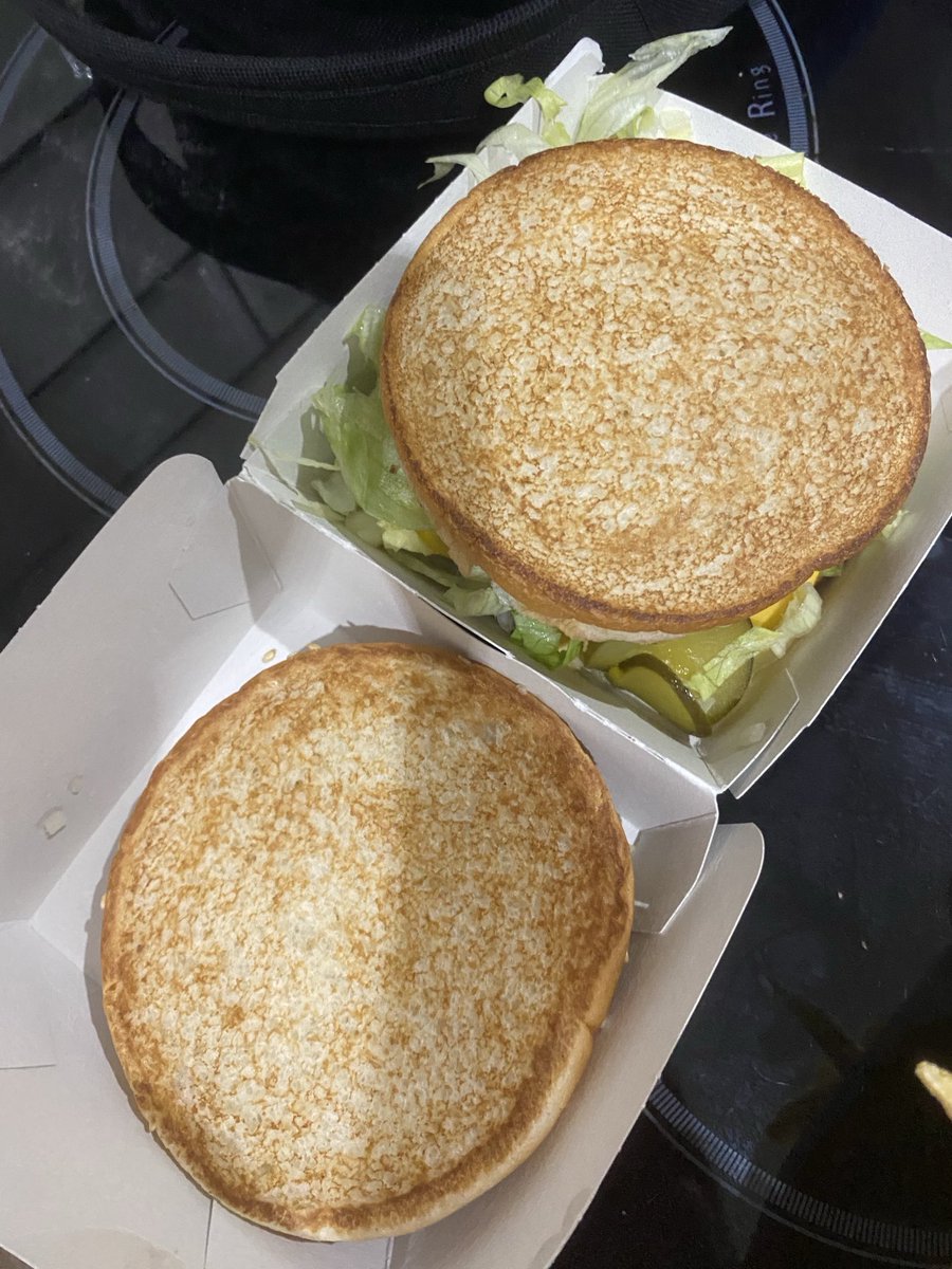 nerys_randell's tweet photo. ⁦⁦⁦@McDonaldsUK⁩ 
Thought we’d have a Friday night treat, wait for ages and this is what we open when I get home…. do they look like Big Mac’s to you???? Llanelli McDonald’s is a disgrace. https://t.co/pGualvJPRj