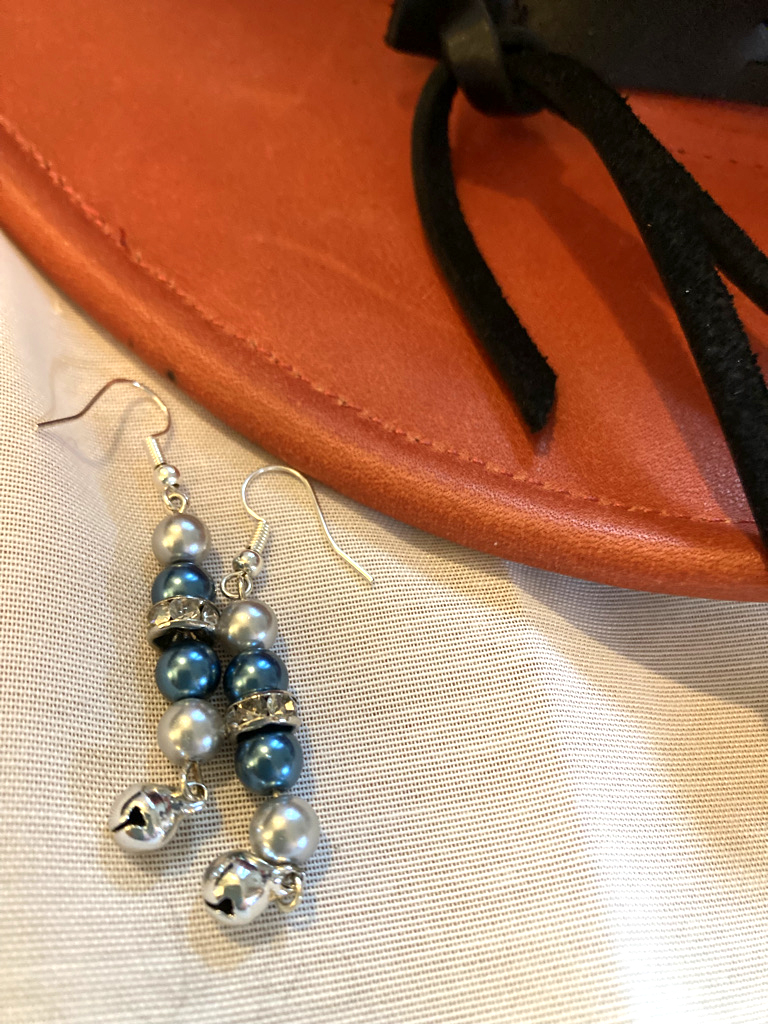 JadeDesign3's tweet image. Join us for our 2nd Made for Jade event on December 14th from 6-8pm at the Bloomington Country Club. We will hold a silent auction of exquisite local handmade goods in a cozy room surrounded by holiday décor. RSVP at corinne@jadedesign.org.