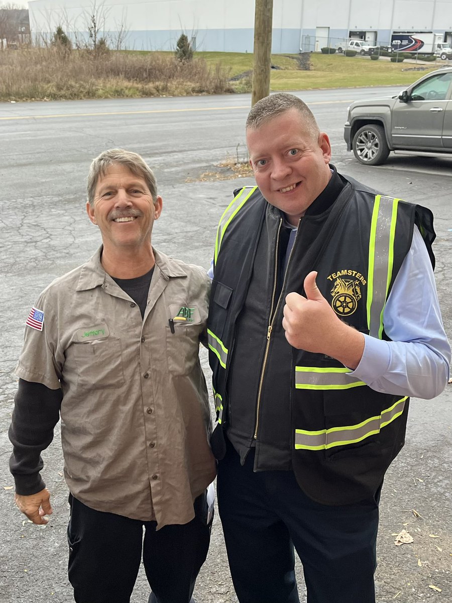 Teamsters294's tweet photo. Our brother Jeff from ABF Freight getting the freight delivered in Albany today! Thanks for all your hard work! Teamsters get the job done. @KoniszewskiStan @Quacky294 @TeamsterHughes #ABFfreight #Union https://t.co/ePkg26xPlY