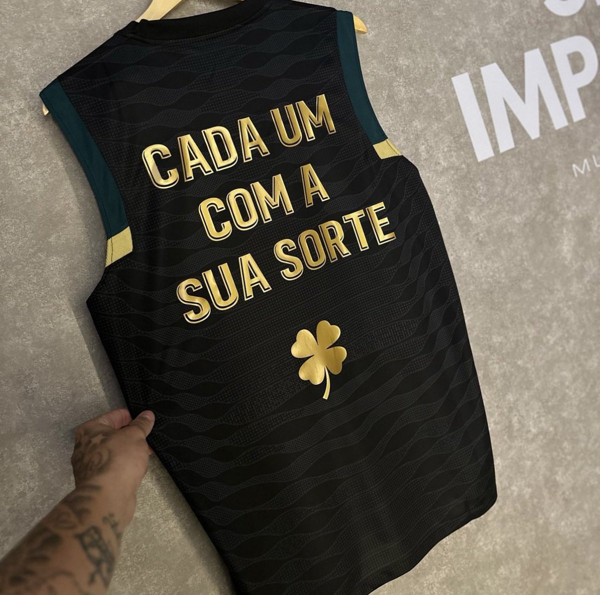 giprovence's tweet photo. Vem pra melhor! 👊🏻💥 @3fsimports_  

OS MELHORES TRAJES, AS MELHORES PERSONALIZAÇÕES 🙅🏻‍♀️🥇✔️

• conjuntos a pronta entrega 
• entregamos via motoboy p todo Rj | Sedex todo Brasil https://t.co/Uy1PYc0255