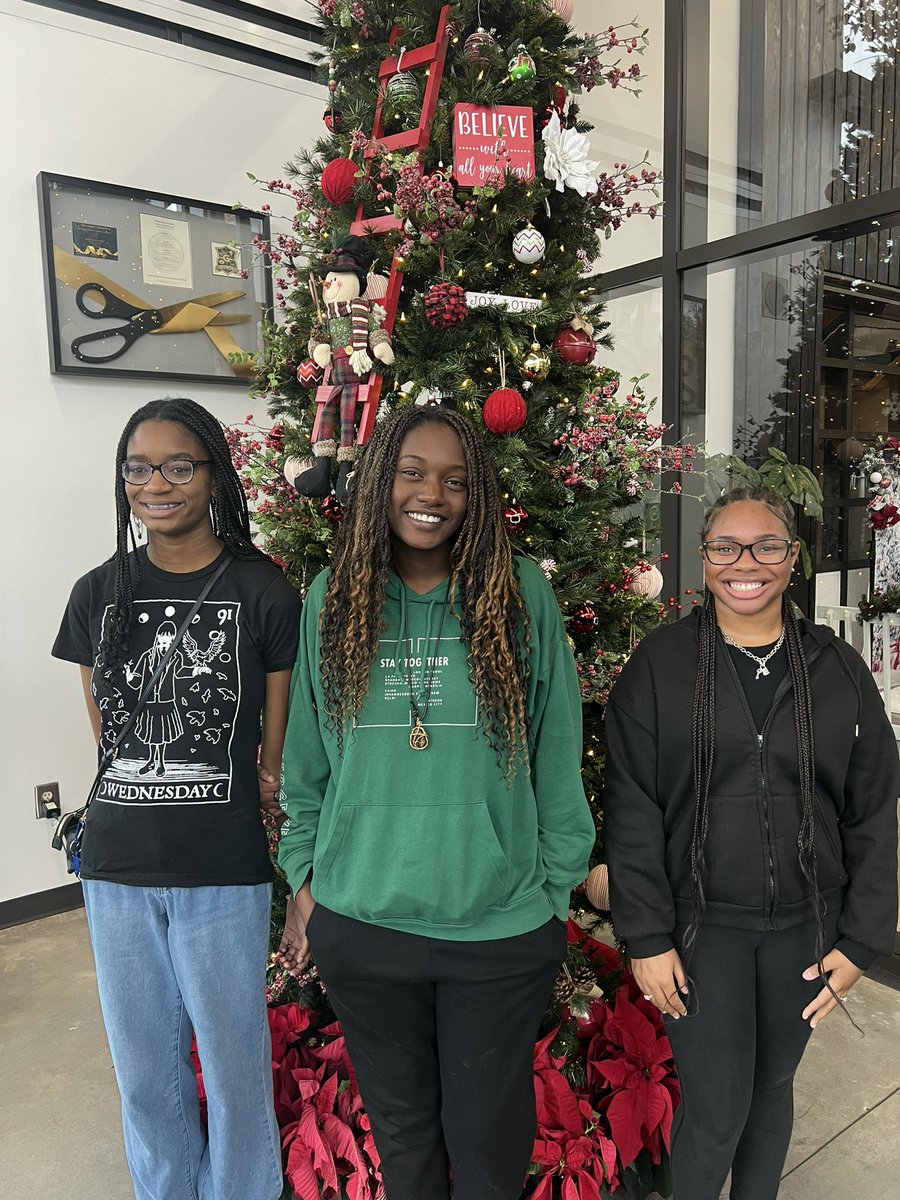 Great end to the week! We recognized our 3 Governor’s Honors Finalists! Zaria and Kayla were both nominated in Engineering and Kennadi was nominated in Social Studies! <a href="/MrHall437/">Johnathan Hall</a> <a href="/CMMosleyEDU/">Chasity M. Mosley</a> <a href="/SamOliver2013/">Dr. Samantha B. Oliver</a> <a href="/ngubeni_mr/">Mr. Ngubeni</a> <a href="/TamelaRich42066/">Tamela Richardson</a>