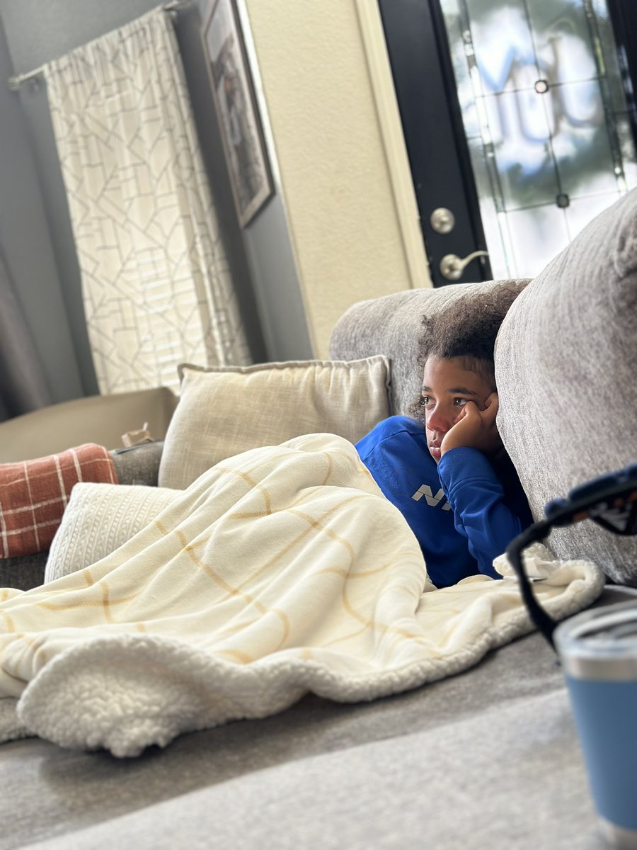 Helmets4Helmets's tweet photo. Had to rush to school yesterday afternoon and he seized for 3 hours and then more last night. At home today, snuggling and watching Christmas movies ππ’ #helmets4helmets #epilepsywarrior #fightlikebryson https://t.co/lU2Z2roxTz