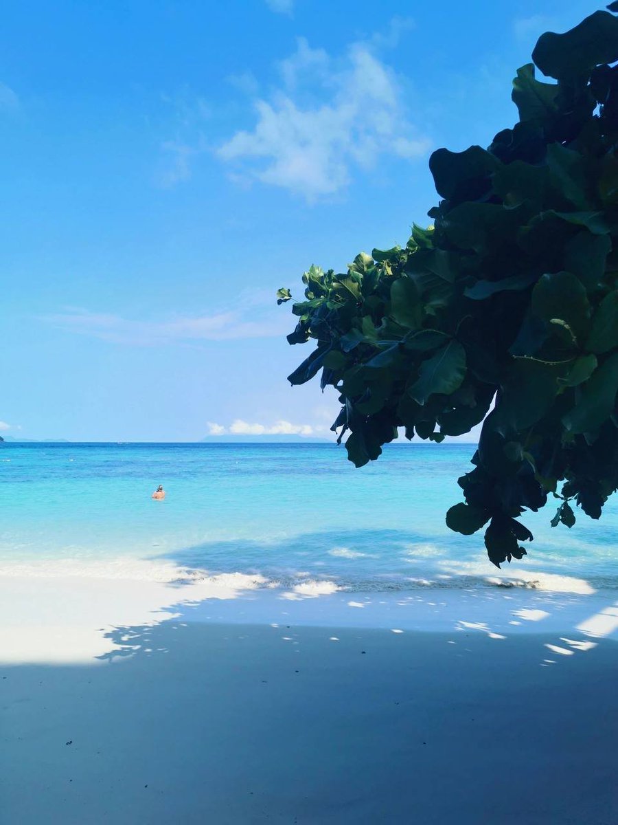 Blue sky and white clouds, I still like my country